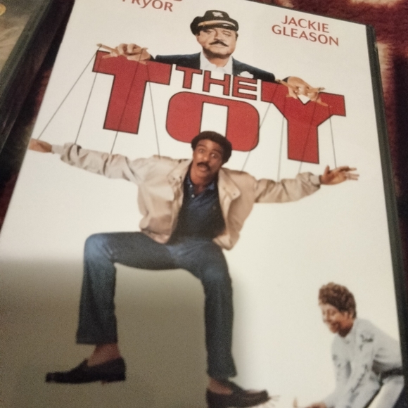 Bundle 5 Movies-2 New. 3 Used. All in Excellent condition. - Picture 5 of 6